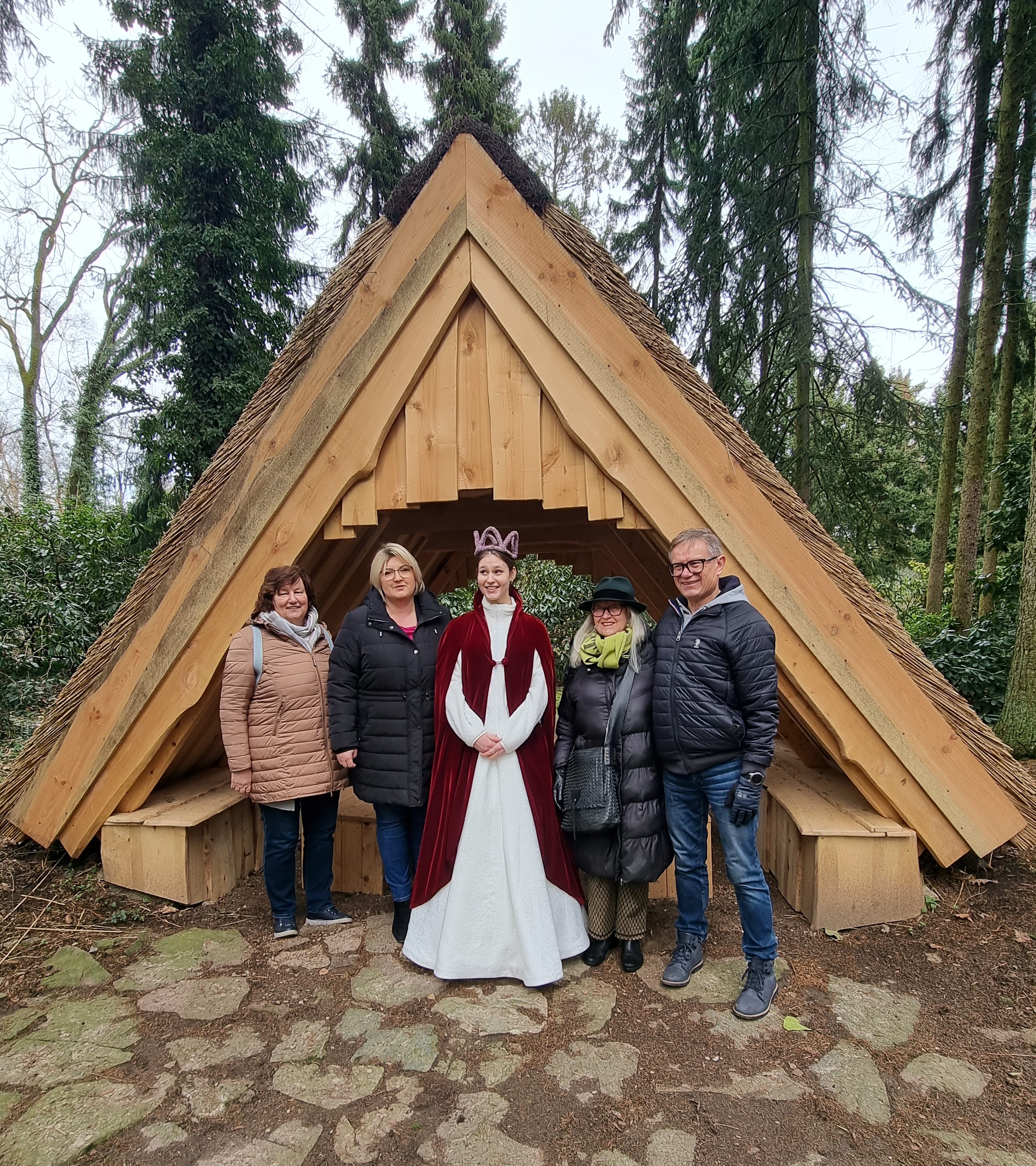 Read more about the article Królowa Wrzosowisk Schneverdingen z wizytą w Ogrodzie Dendrologicznym w Przelewicach